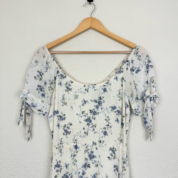 Reformation Meredith Maxi Dress in White Blue Floral Madeline Print - Picture 4 of 12